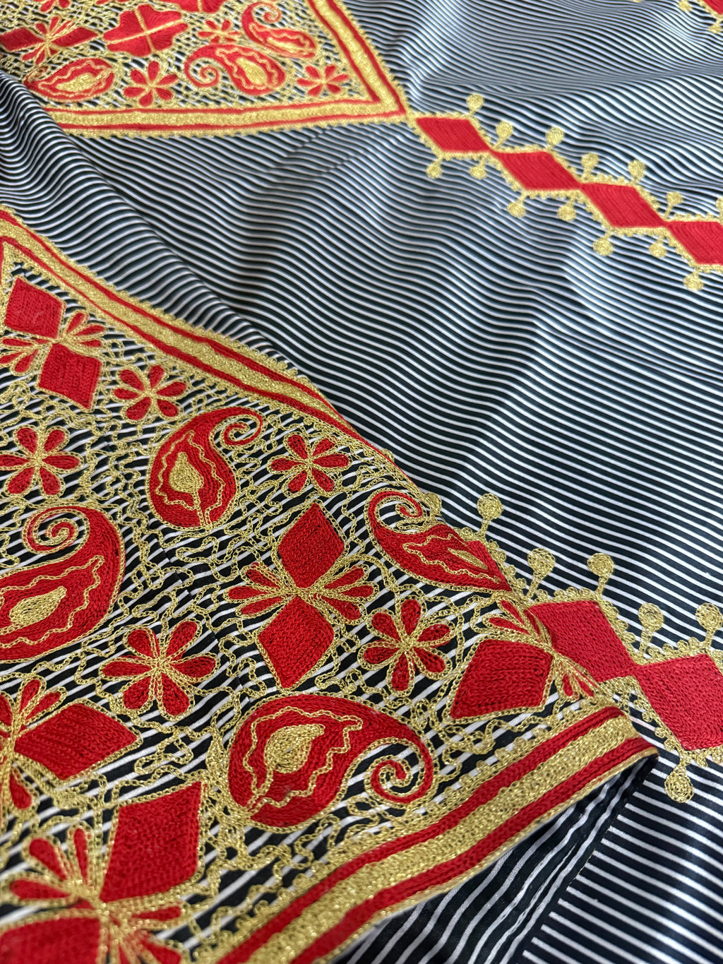Embroidered Silk Feel Jalabiya LC 027